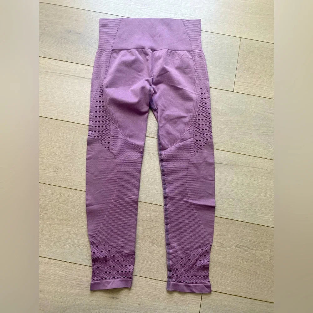 Yoga Trendy, Yoga Leggings, Seamless Gym Leggings, High Waisted, New (L) - Picture 3 of 3